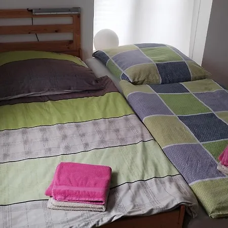 Praktisches Doppelzimmer Bei Nuernberg Mit Kuechenzeile 民宿 海罗德堡