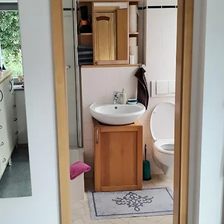 Praktisches Doppelzimmer Bei Nuernberg Mit Kuechenzeile 民宿
