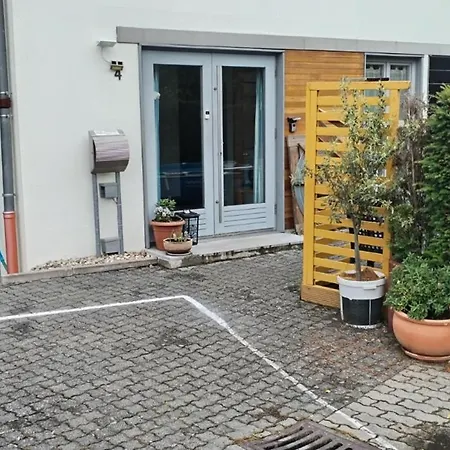 Praktisches Doppelzimmer Bei Nuernberg Mit Kuechenzeile *