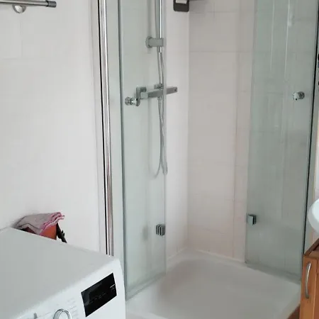 Praktisches Doppelzimmer Bei Nuernberg Mit Kuechenzeile * 海罗德堡